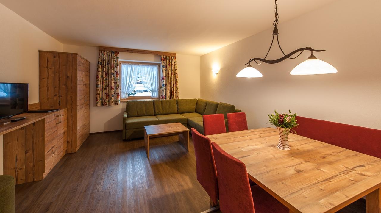 Larinmos Apartment *